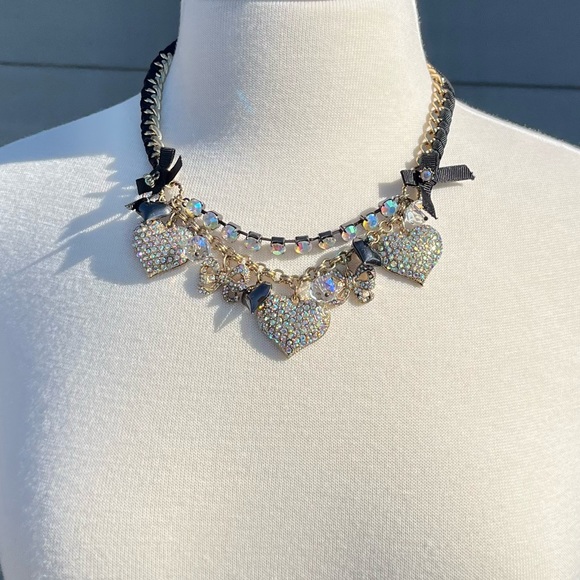 Betsey Johnson VINTAGE Y2K Gold Pavé Heart Necklace NEW - Picture 9 of 10